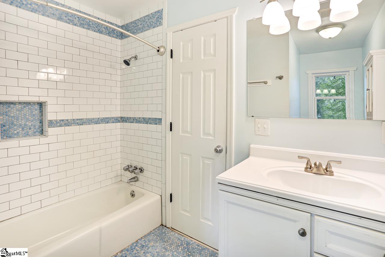 1182 North Old Laurens Road Fountain Inn, SC 29644 - Photo 20 of 32