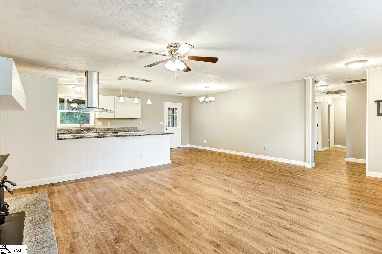 1182 North Old Laurens Road Fountain Inn, SC 29644 - Photo 10 of 32