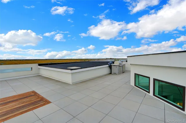 $6,750,000 | 44 Bayside Drive, Point Lookout, NY 11569