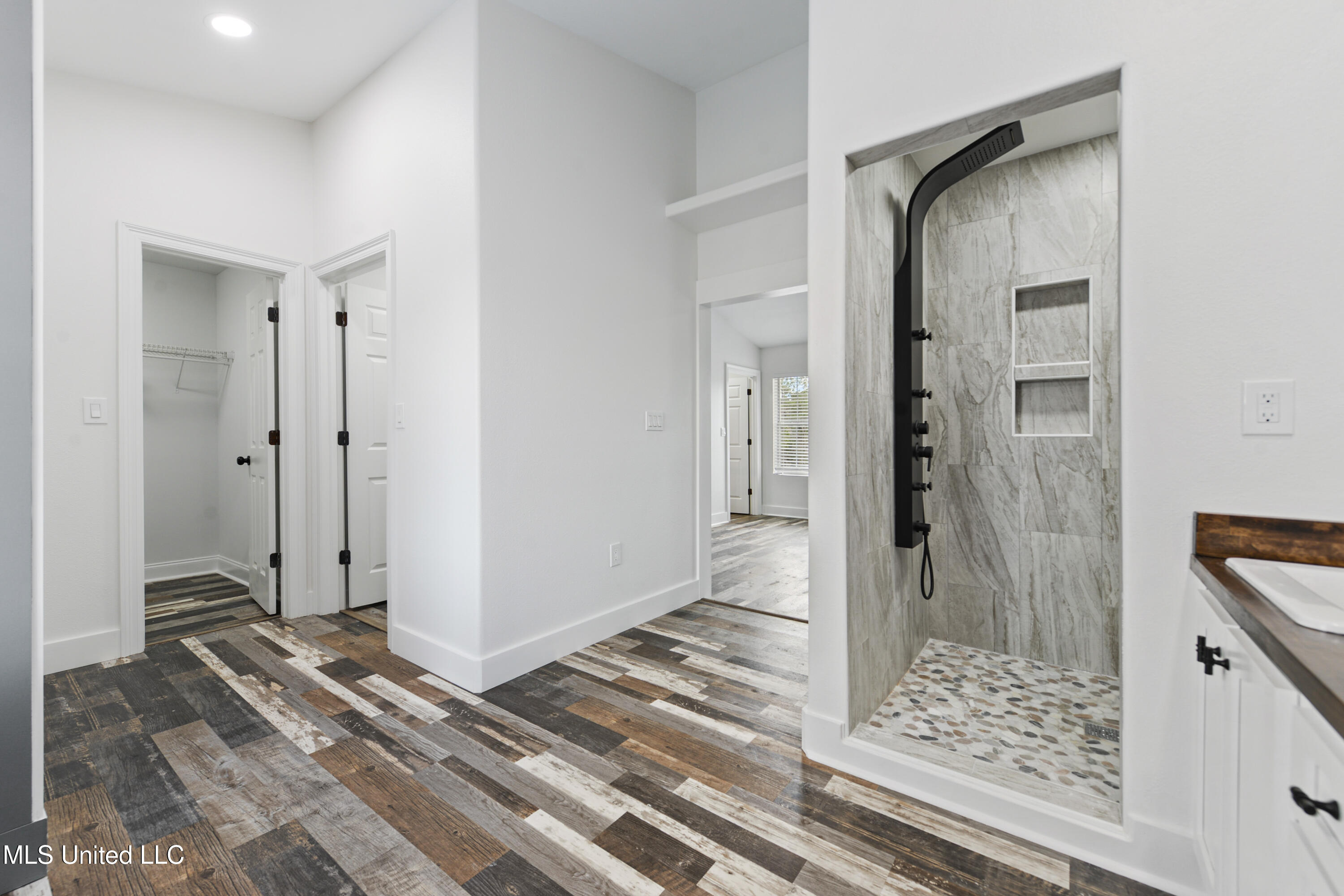15201 South Swan Road Gulfport, MS 39503 - Photo 13 of 24 016
