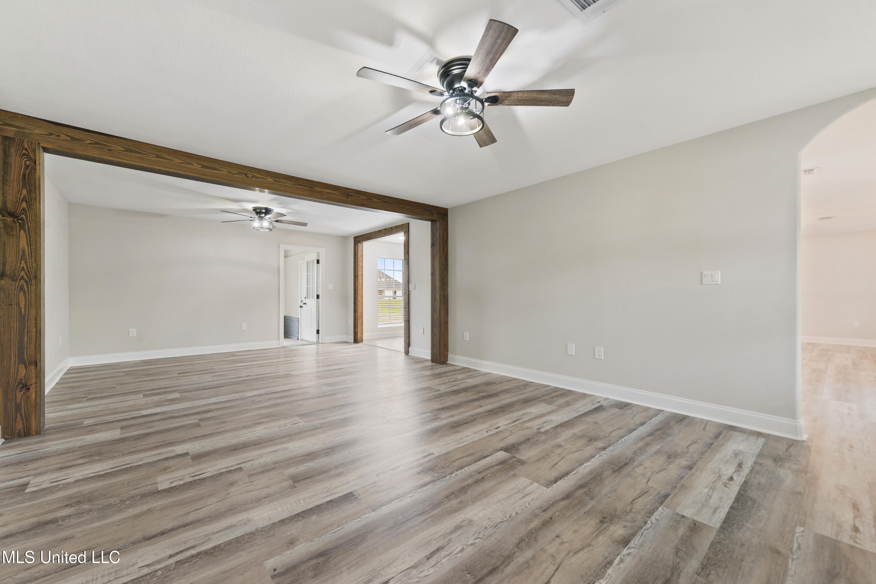 15201 South Swan Road Gulfport, MS 39503 - Photo 5 of 24 005