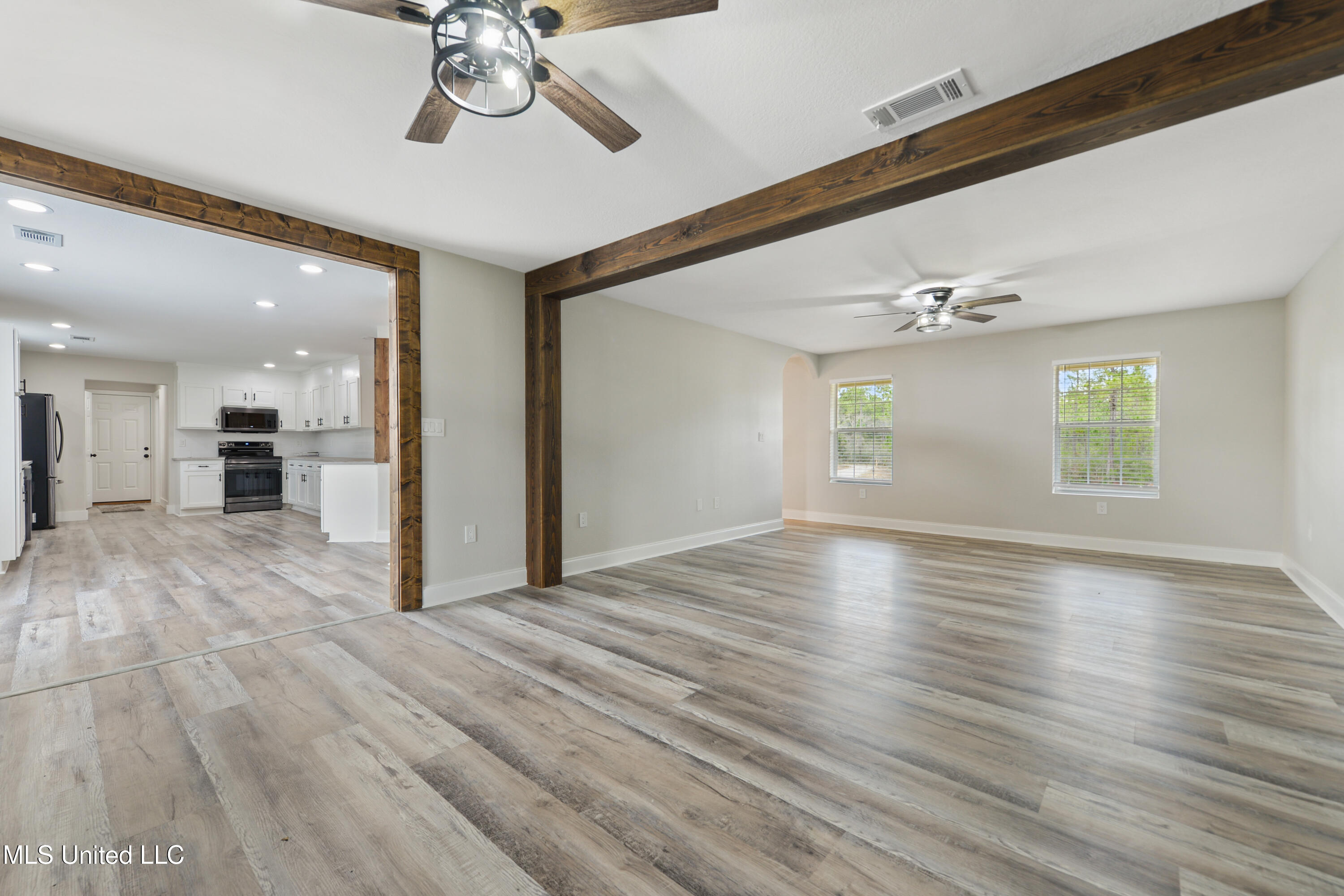 15201 South Swan Road Gulfport, MS 39503 - Photo 6 of 24 006