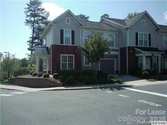 $1,950 | 15348 Coventry Ct Lane, Charlotte, NC 28277