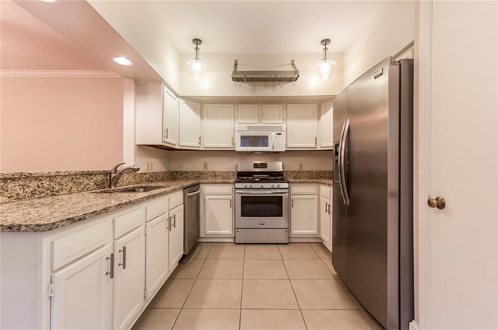 615 Nashville Avenue New Orleans, LA 70115 - Photo 4 of 17