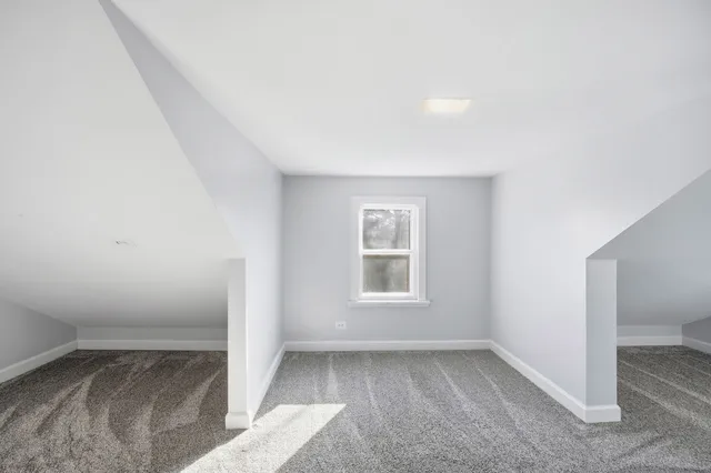 $435,000 | 1489 East Algonquin Road, Des Plaines, IL 60016