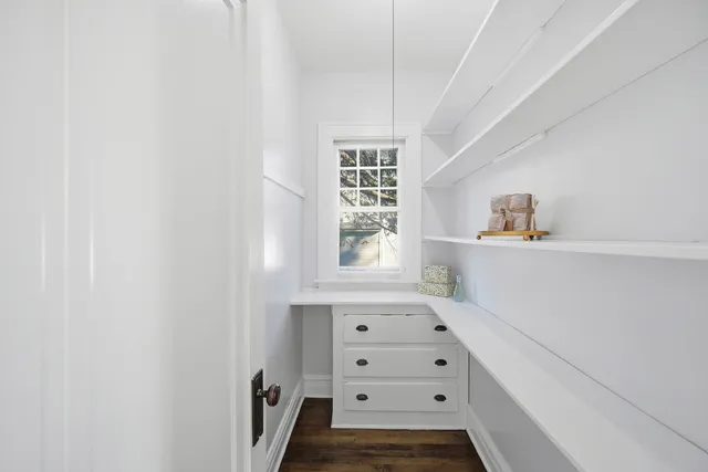 $435,000 | 1489 East Algonquin Road, Des Plaines, IL 60016