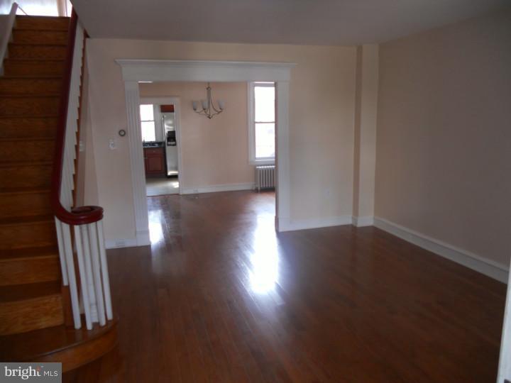 258 Avon Road Upper Darby, PA 19082 - Photo 4 of 17 Living Room