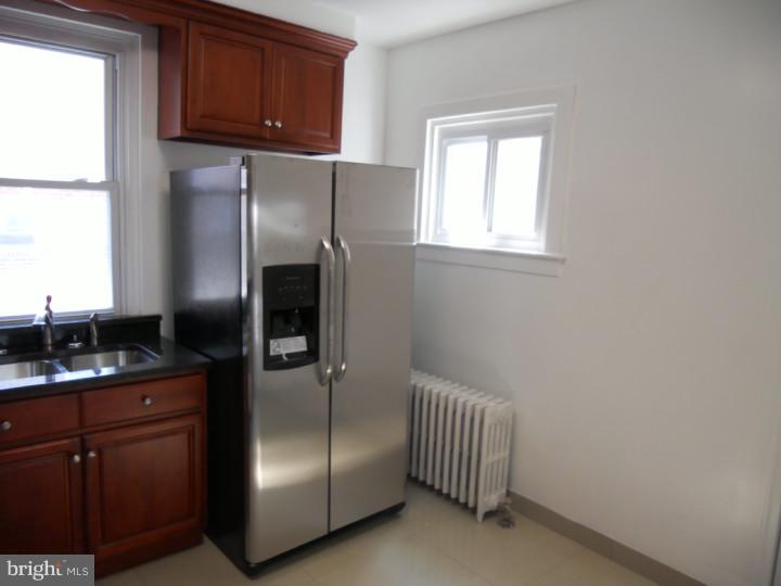 258 Avon Road Upper Darby, PA 19082 - Photo 8 of 17 Kitchen