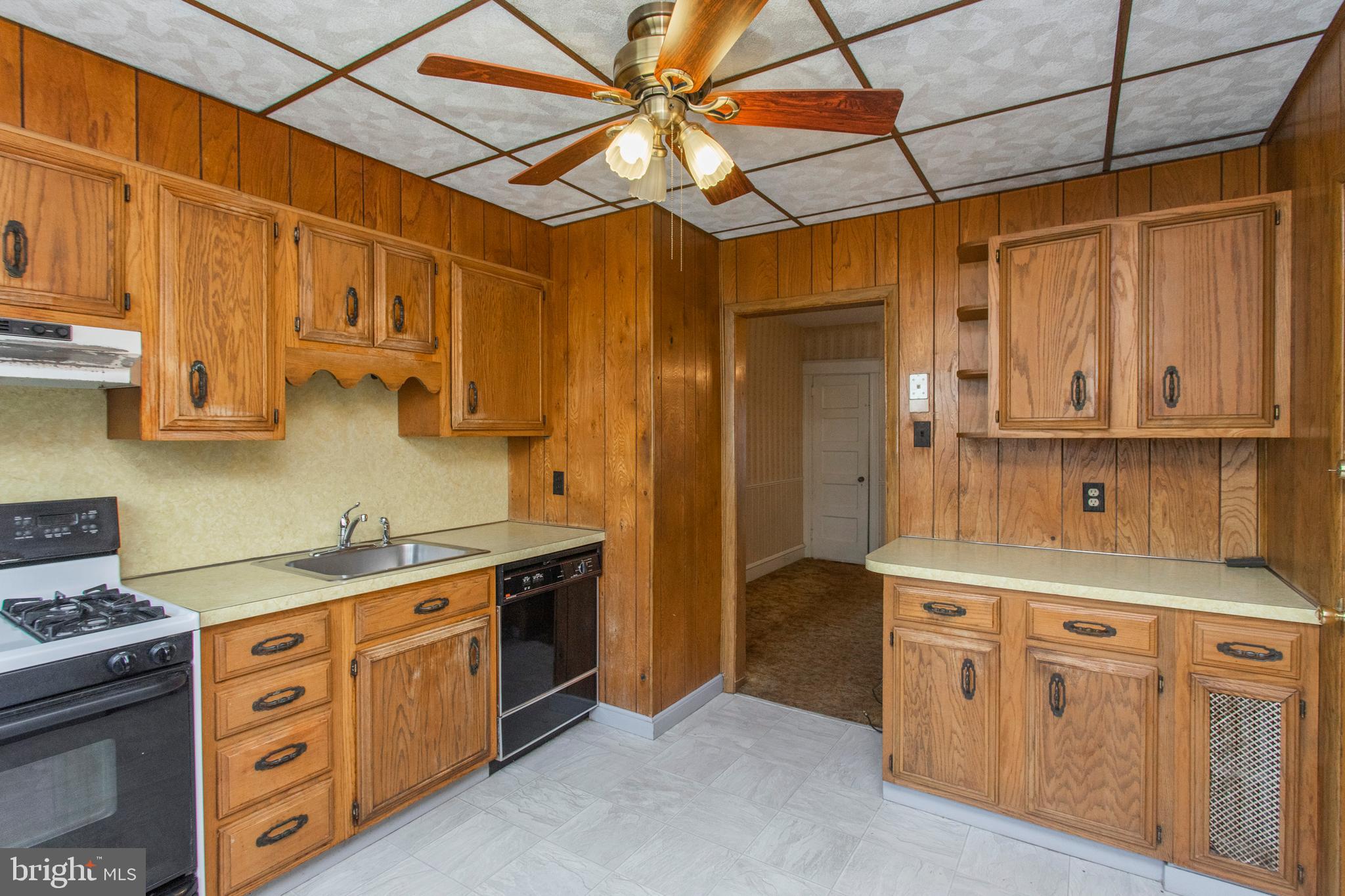 1021 Flanders Road Philadelphia, PA 19151 - Photo 9 of 21 Gallery Image 9