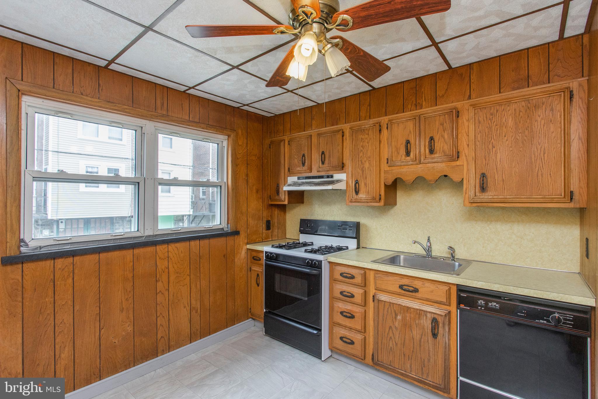 1021 Flanders Road Philadelphia, PA 19151 - Photo 10 of 21 Gallery Image 10