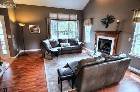 16518 Jennings Road Fenton, MI 48430 - Photo 3 of 27 20442747-2.JPG