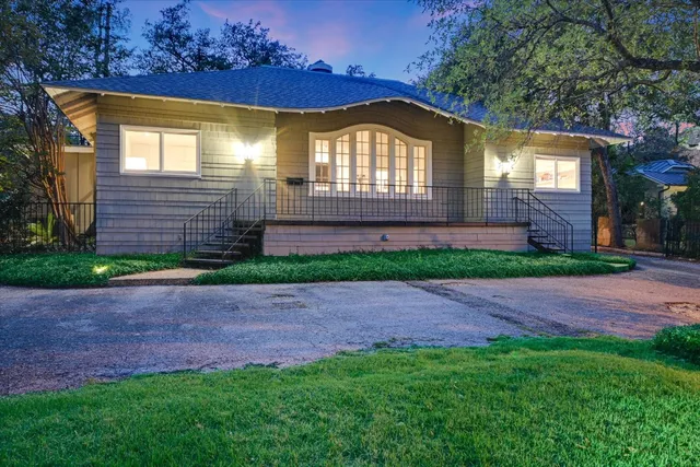 $8,500 | 1402 Windsor Road, Austin, TX 78703