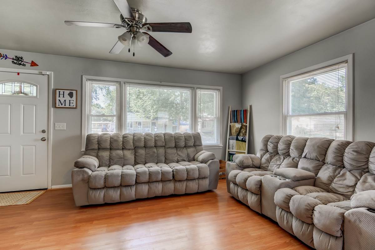 3530 Stanton Street Springfield, IL 62703 - Photo 2 of 36