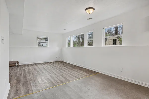 $1,550 | 134 South Clarendon Street, Kalamazoo, MI 49006