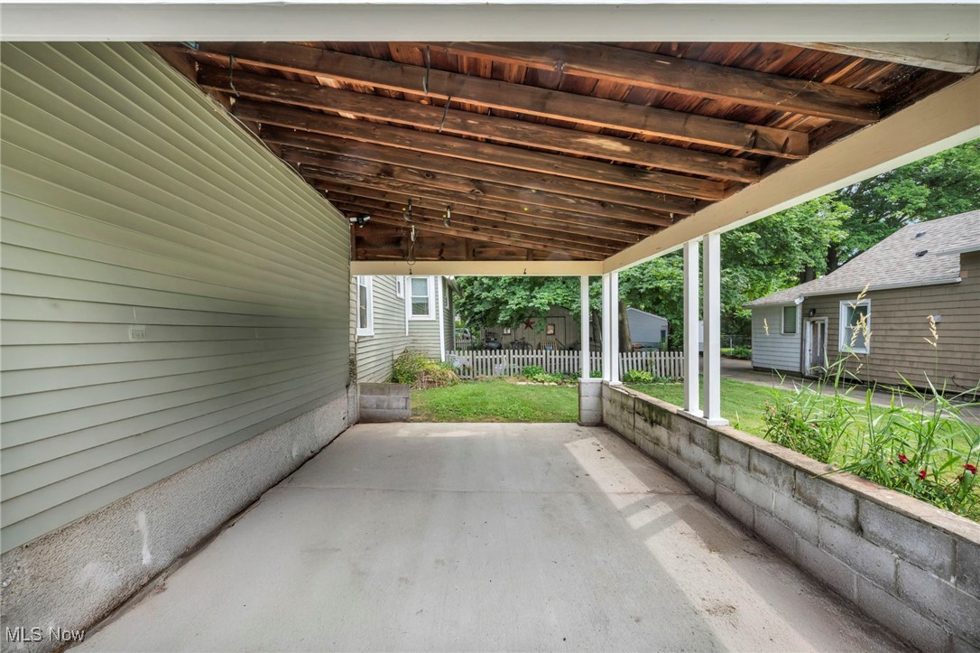 816 Perry Street Sandusky, OH 44870 - Photo 3 of 38 View of patio / terrace
