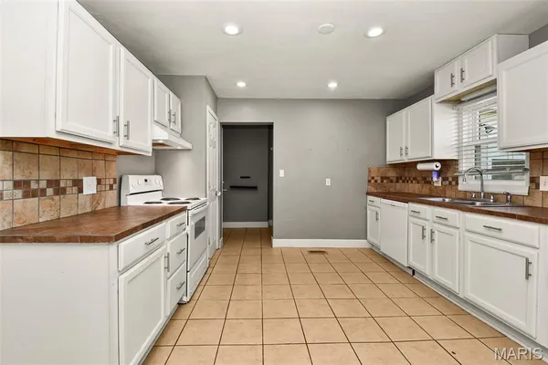 $205,000 | 2125 Cedarwood Court, Lebanon, MO 65536