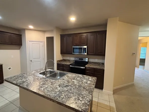 $2,170 | 316 Iron Ore Trail, Fort Worth, TX 76131