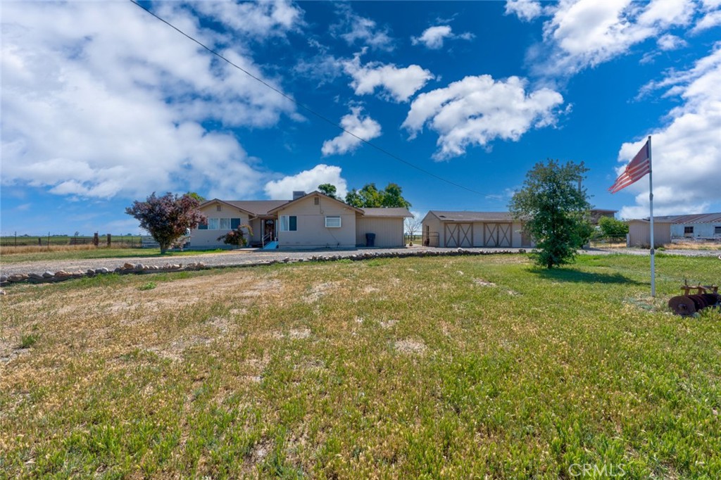 17626 Britto Road Dos Palos, CA 93620 - Photo 5 of 65