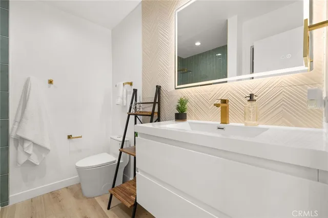 a view of utility room