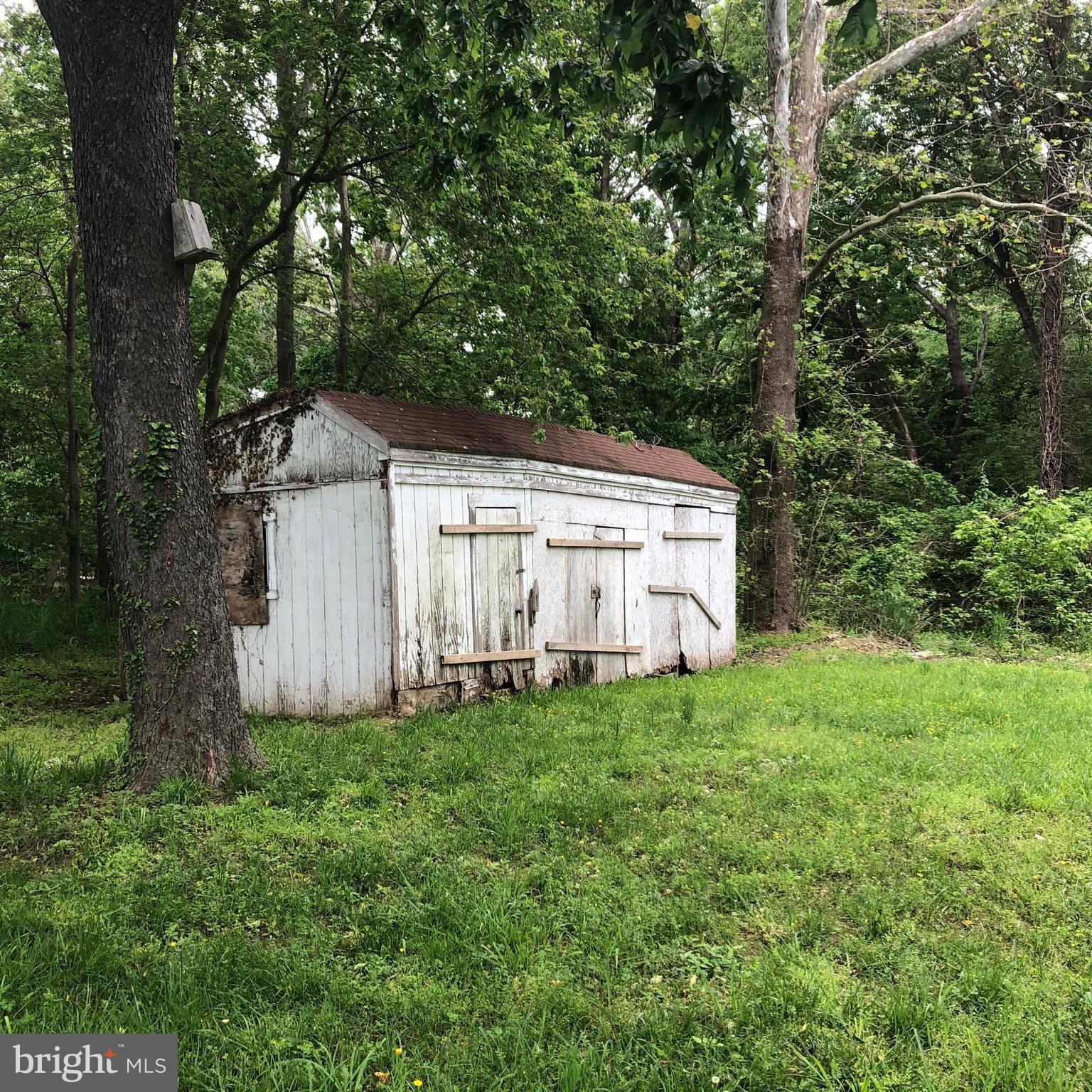 14400 Farmington Creek Road Accokeek, MD 20607 - Photo 3 of 11 Do not enter storage shed.