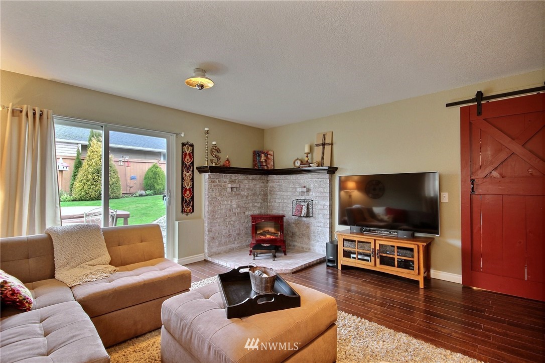 1303 220th Place Southwest Bothell, WA 98021 - Photo 12 of 24