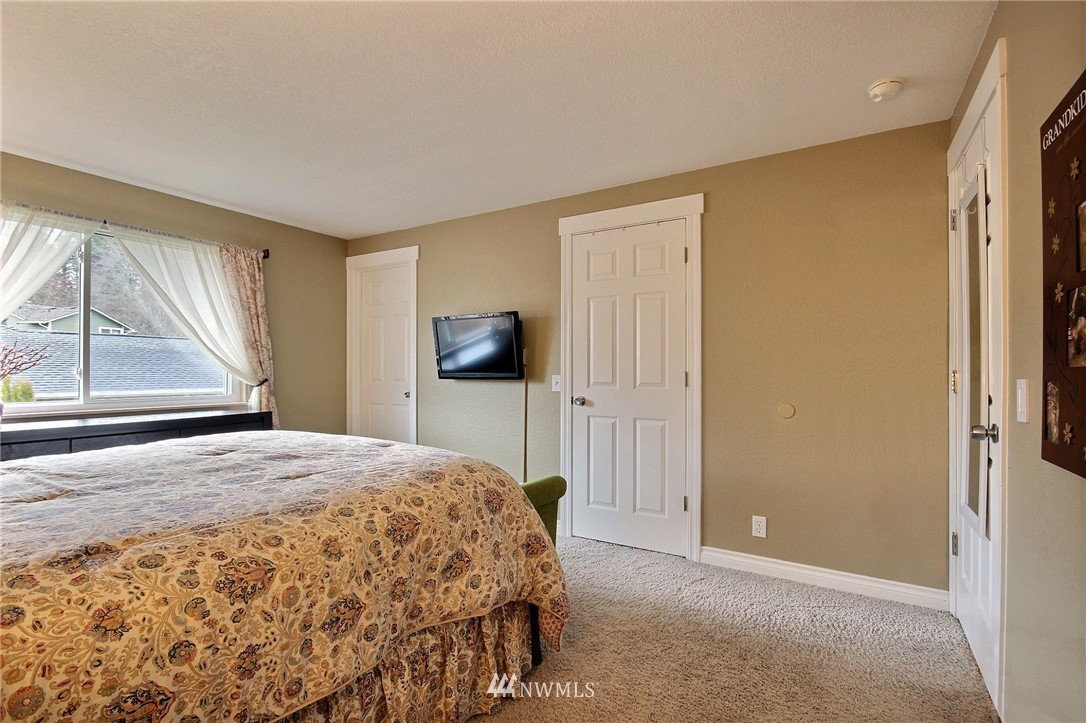 1303 220th Place Southwest Bothell, WA 98021 - Photo 14 of 24