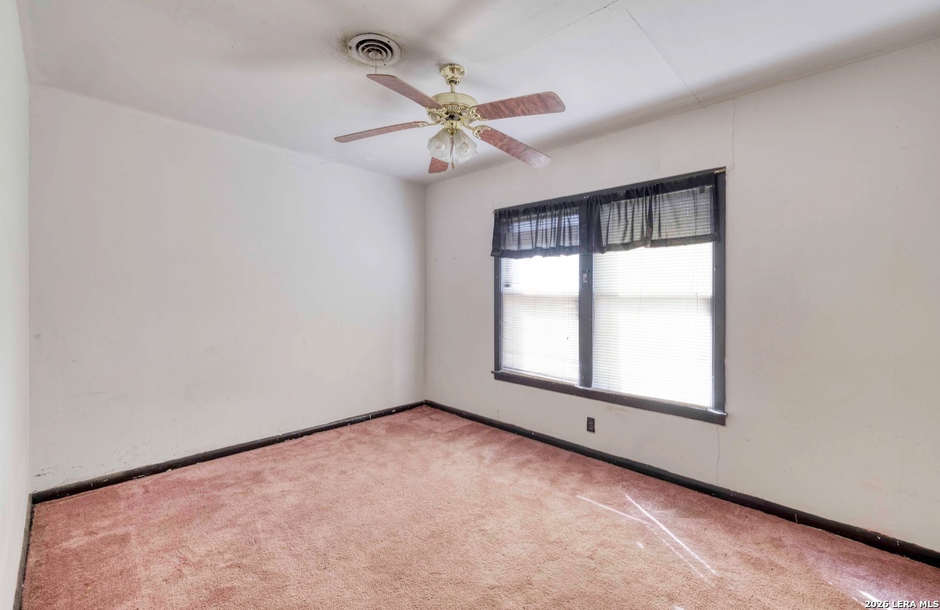 541 North 4th Uvalde, TX 78801 - Photo 8 of 16 Gallery Image 8