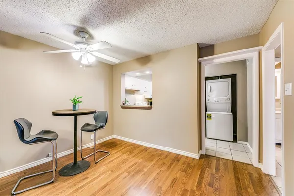 $1,200 | 5322 Fleetwood Oaks Avenue, Unit 242, Dallas, TX 75235