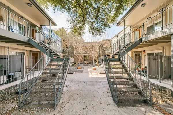 $1,200 | 5322 Fleetwood Oaks Avenue, Unit 242, Dallas, TX 75235