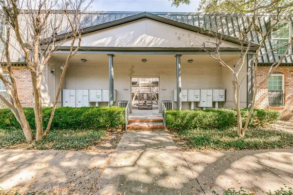 $1,200 | 5322 Fleetwood Oaks Avenue, Unit 242, Dallas, TX 75235