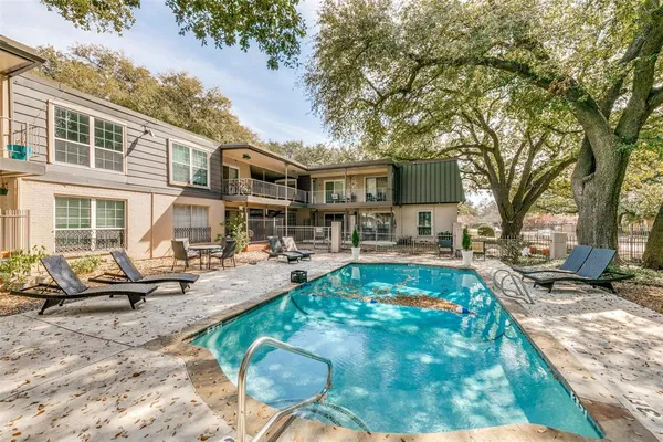 $1,200 | 5322 Fleetwood Oaks Avenue, Unit 242, Dallas, TX 75235