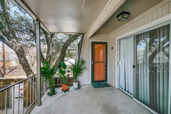 $1,200 | 5322 Fleetwood Oaks Avenue, Unit 242, Dallas, TX 75235