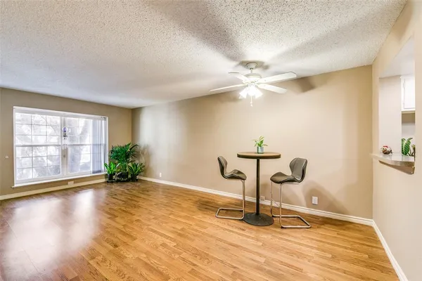 $1,200 | 5322 Fleetwood Oaks Avenue, Unit 242, Dallas, TX 75235