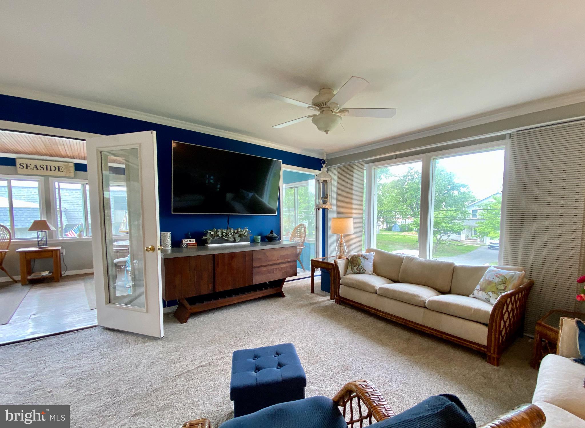 511 Chesapeake Avenue Stevensville, MD 21666 - Photo 22 of 58 Living Room