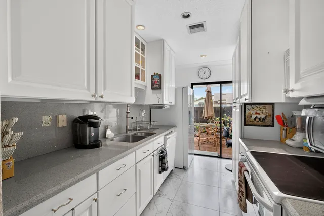 $2,000 | 13971 Nesting Way, Unit D, Delray Beach, FL 33484