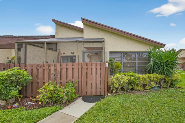 $2,000 | 13971 Nesting Way, Unit D, Delray Beach, FL 33484