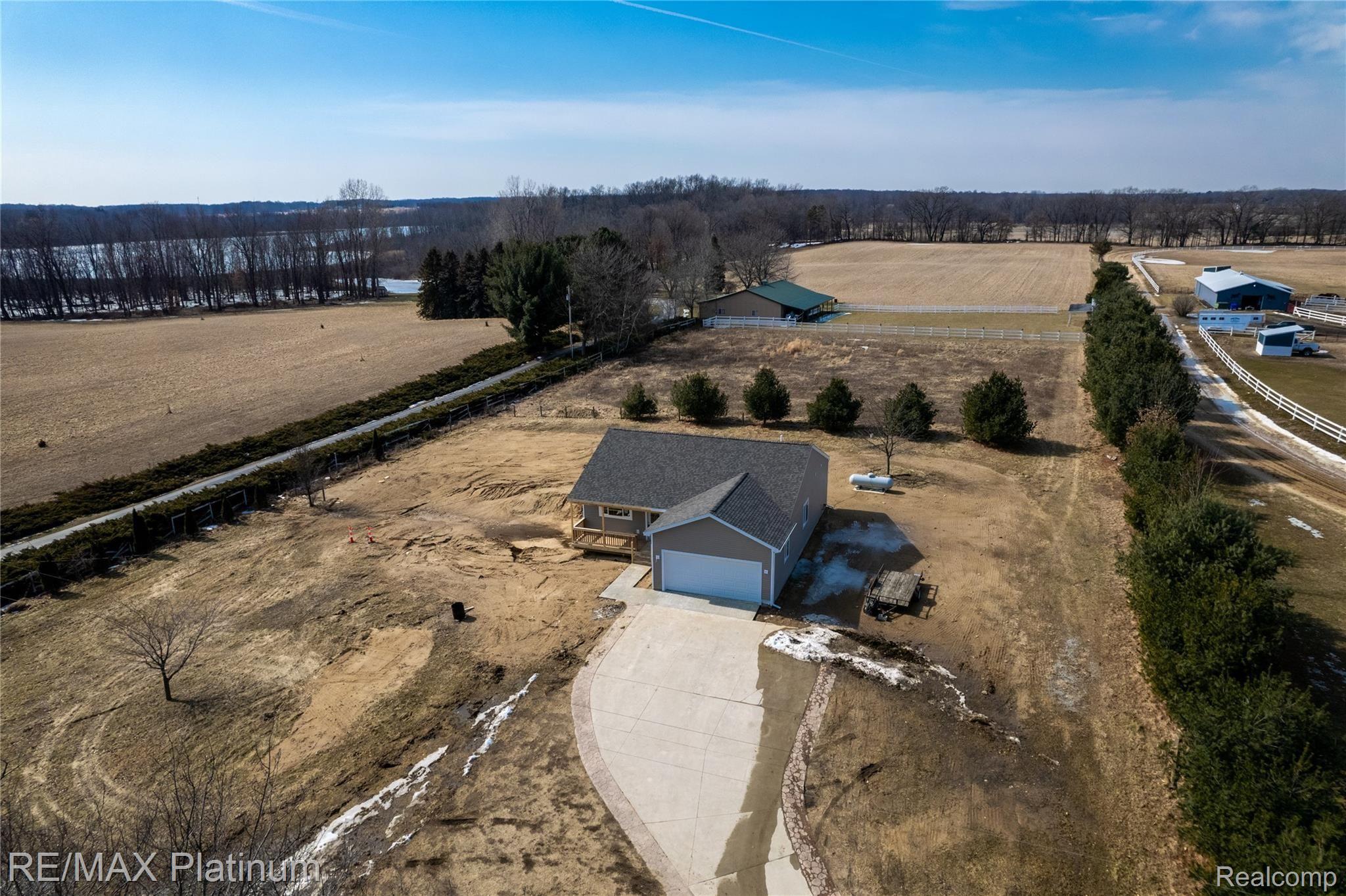 18390 Donohue Road Gregory, MI 48137 - Photo 10 of 17 18390 Donohue Rd