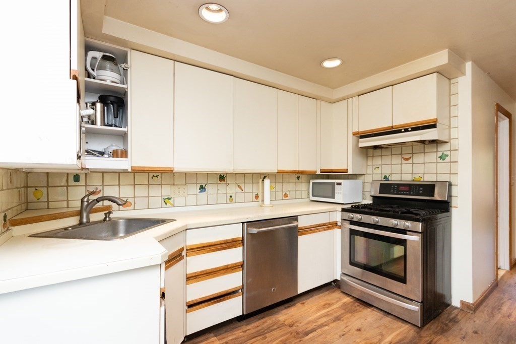 24 Wolcott Road Brookline, MA 02467 - Photo 13 of 30 Gallery Image 13