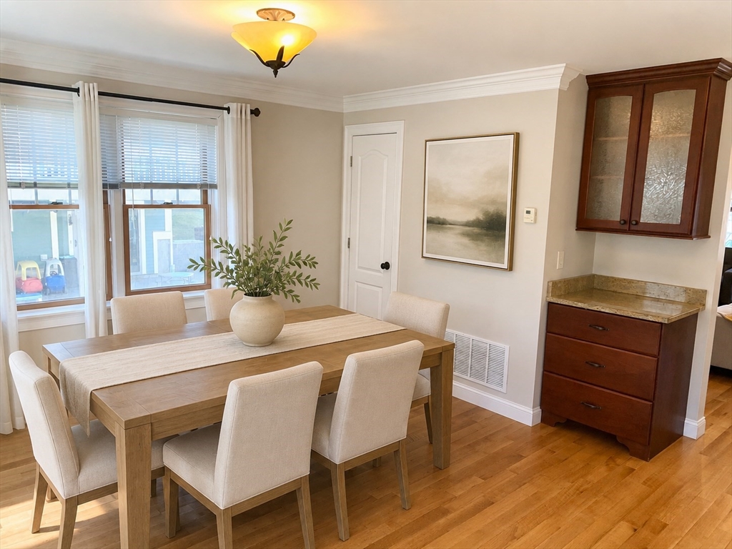 9 Wilton Road, Unit 1 Newton, MA 02460 - Photo 3 of 9