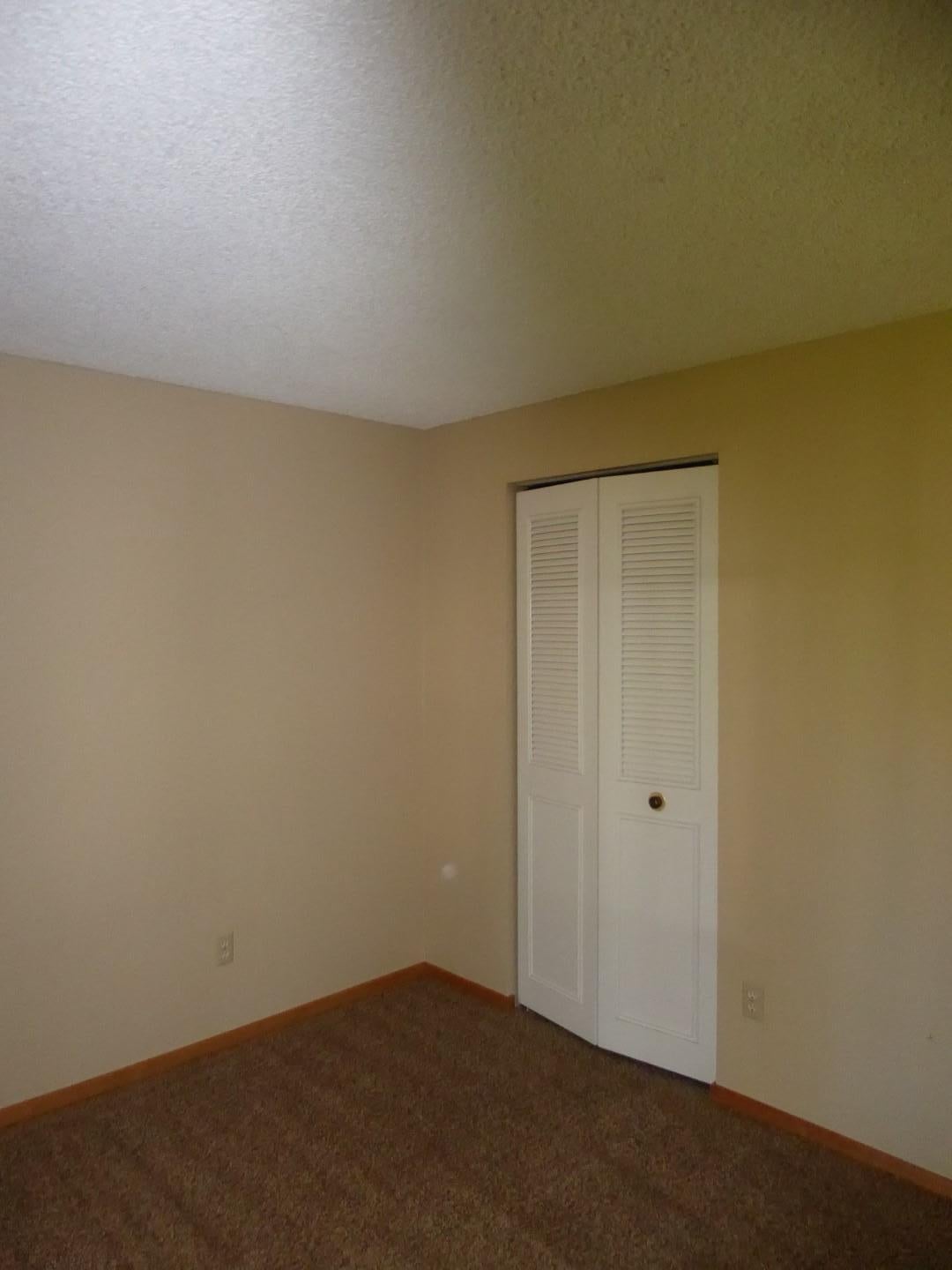 1700 Northeast Wells Acres Road, Unit 15 Bend, OR 97701 - Photo 10 of 17 P1360030