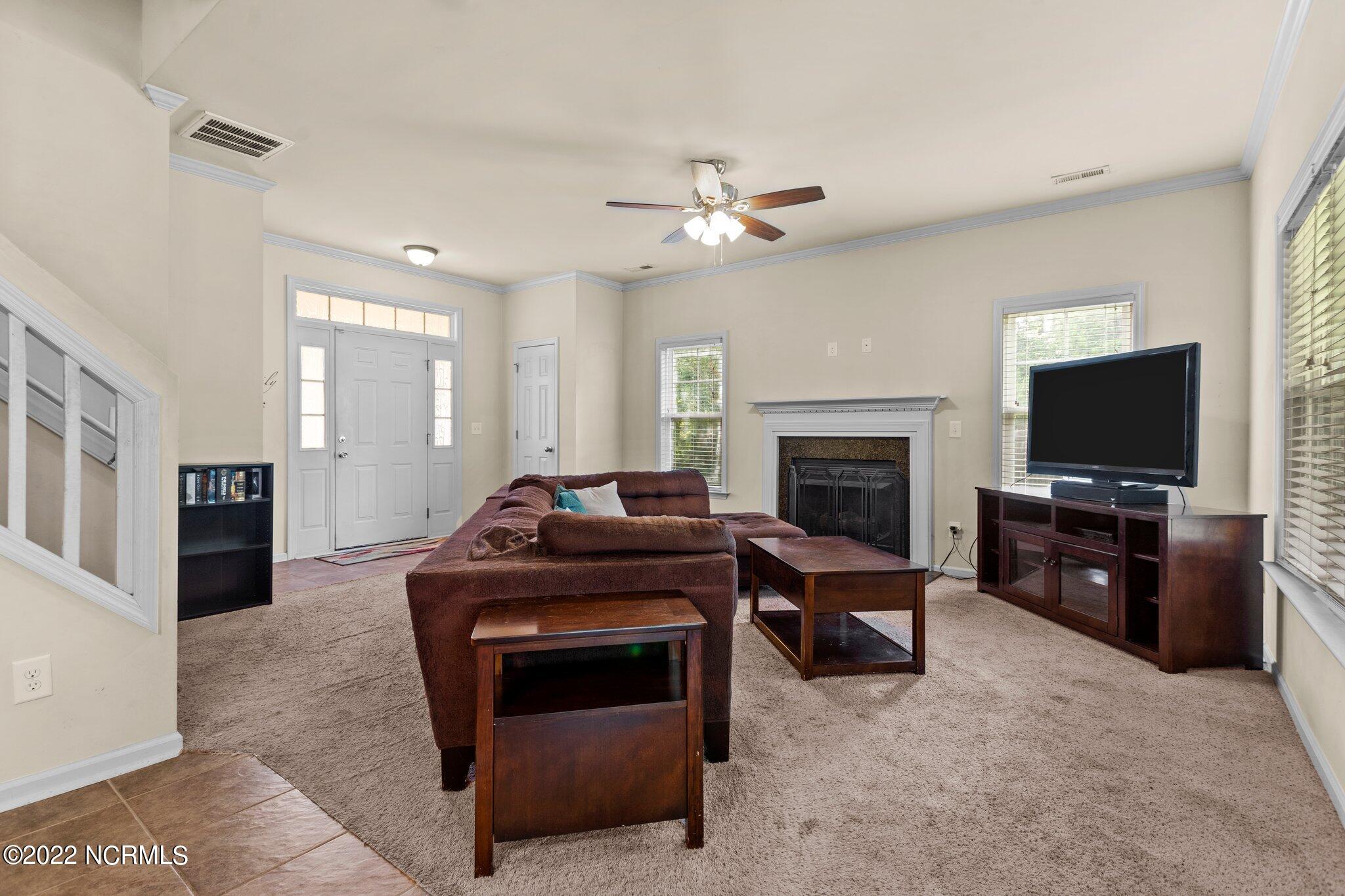 111 Stone Gate Jacksonville, NC 28546 - Photo 10 of 44 43-web-or-mls-DSC07470