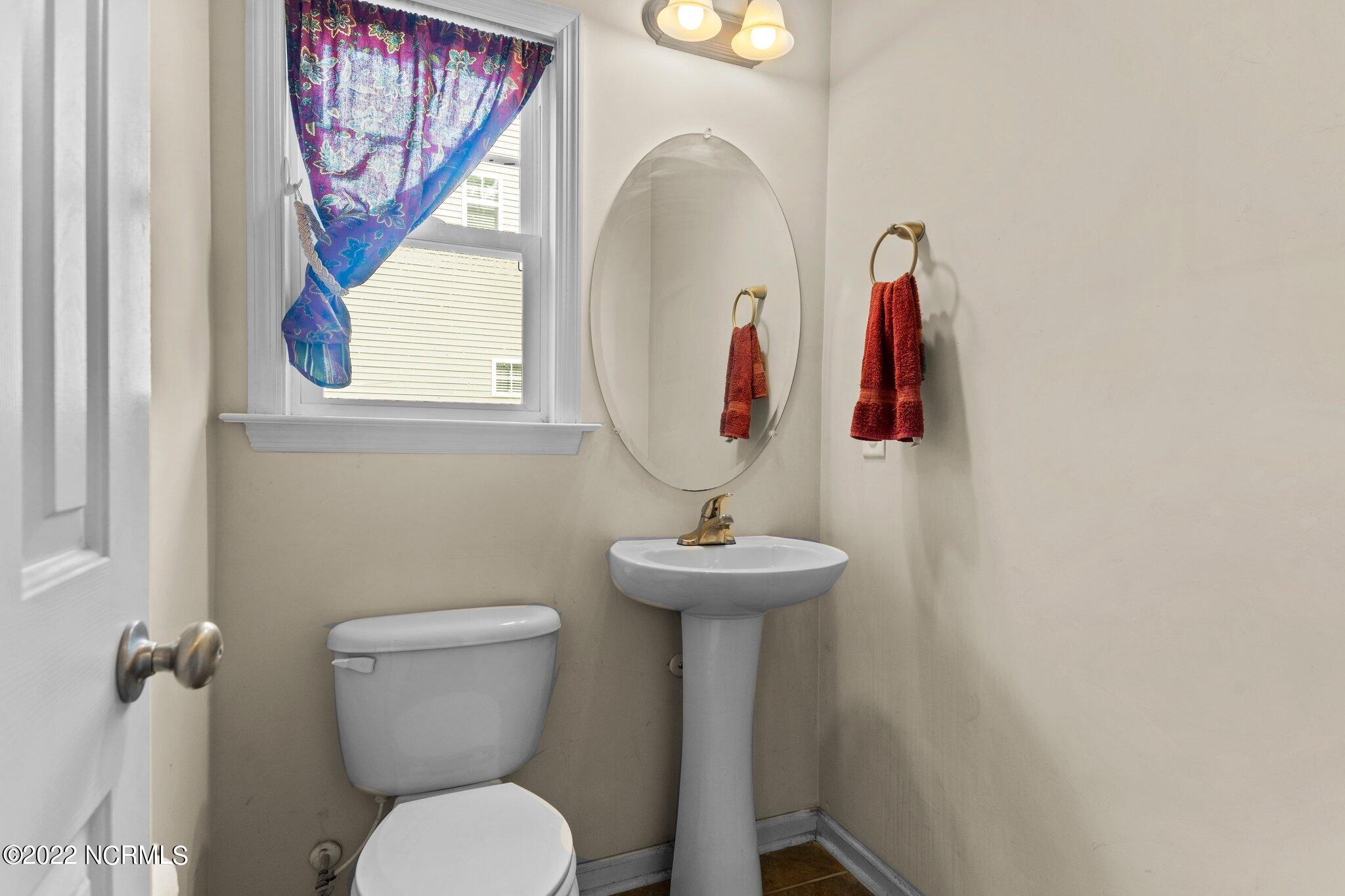 111 Stone Gate Jacksonville, NC 28546 - Photo 15 of 44 40-web-or-mls-DSC07433