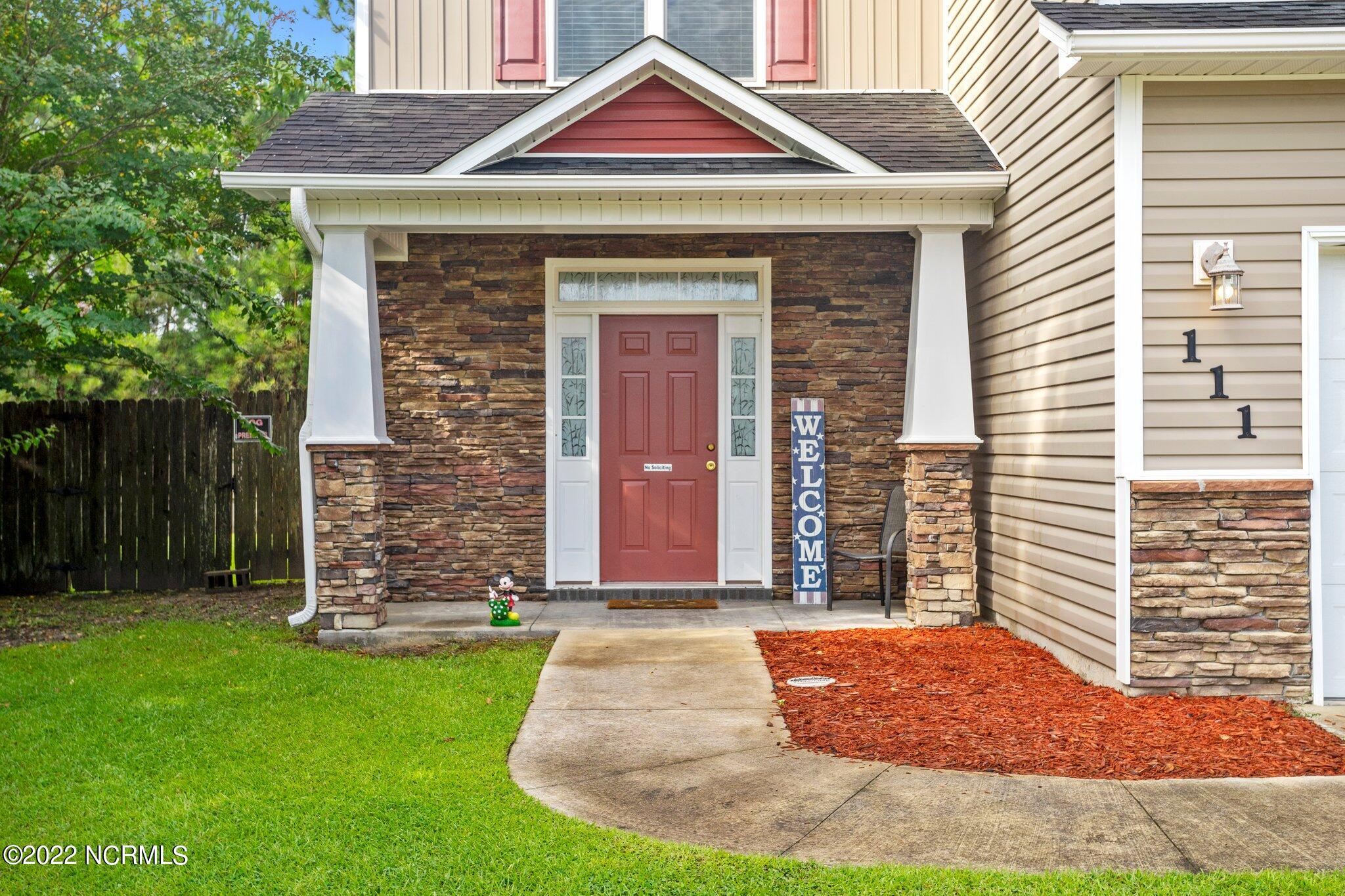 111 Stone Gate Jacksonville, NC 28546 - Photo 6 of 44 20-web-or-mls-DSC07312