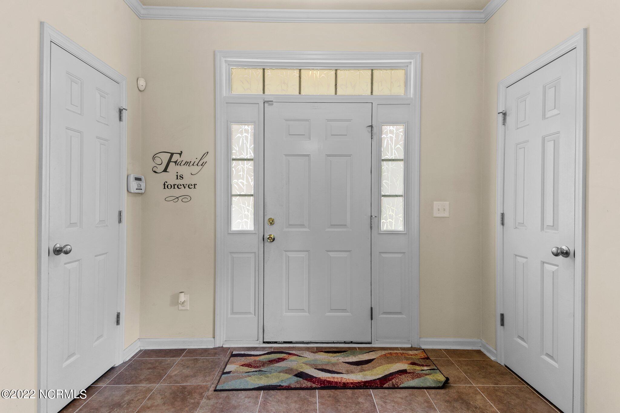 111 Stone Gate Jacksonville, NC 28546 - Photo 7 of 44 21-web-or-mls-DSC07483