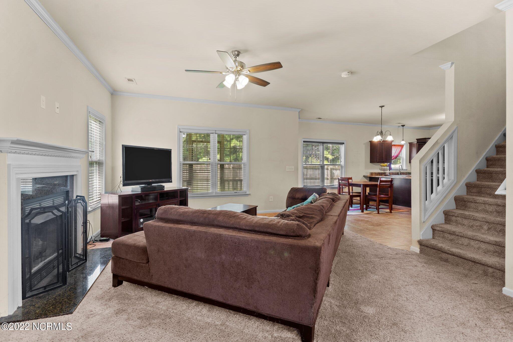 111 Stone Gate Jacksonville, NC 28546 - Photo 8 of 44 44-web-or-mls-DSC07475