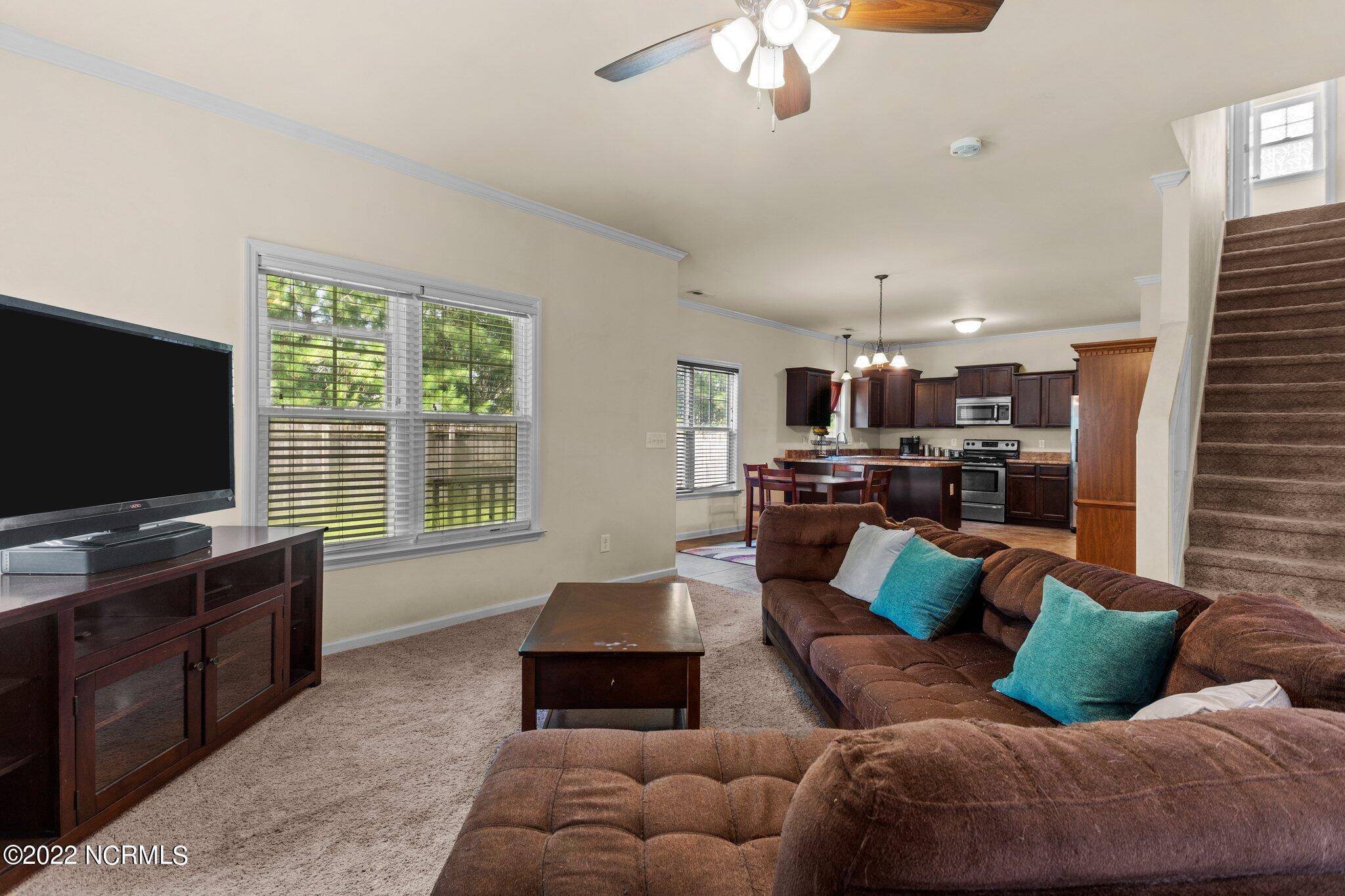 111 Stone Gate Jacksonville, NC 28546 - Photo 9 of 44 45-web-or-mls-DSC07480