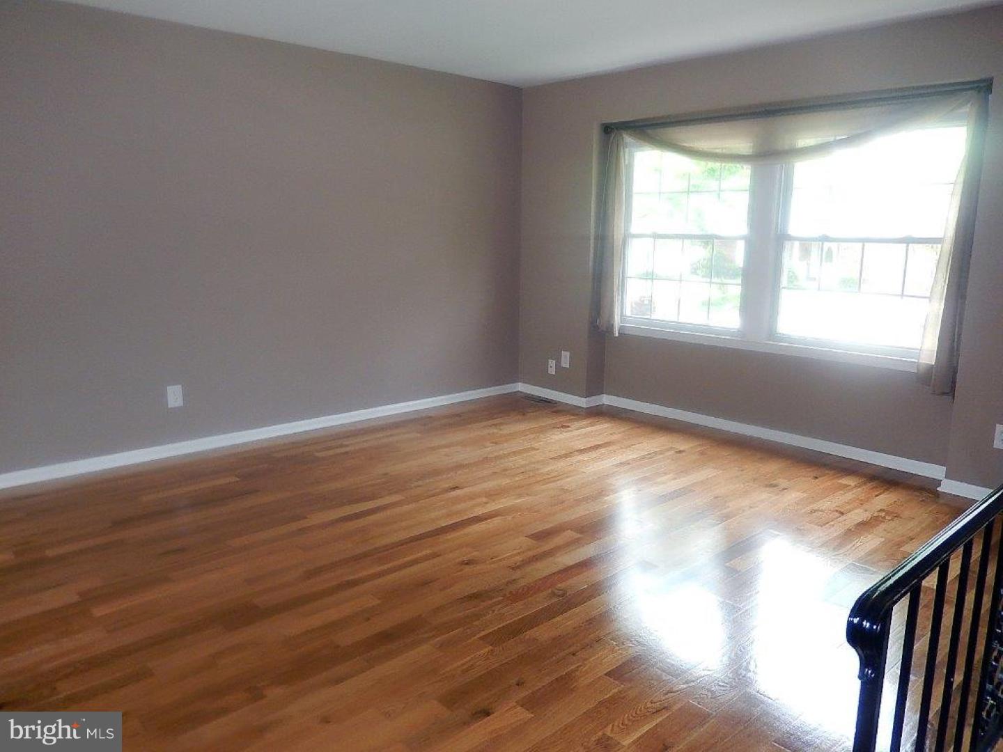 1606 Red Oak Road Williamstown, NJ 08094 - Photo 10 of 24 Gallery Image 10