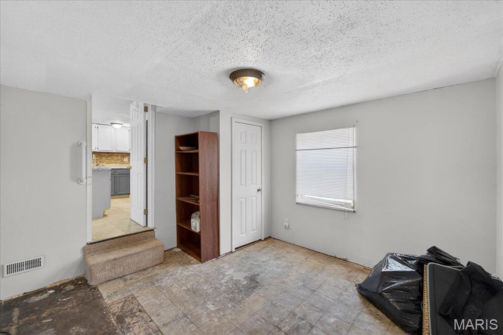 4267 Old Road De Soto, MO 63020 - Photo 12 of 24