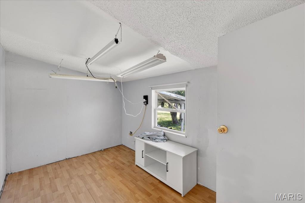 4267 Old Road De Soto, MO 63020 - Photo 13 of 24