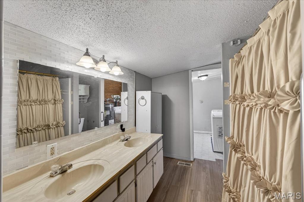 4267 Old Road De Soto, MO 63020 - Photo 15 of 24